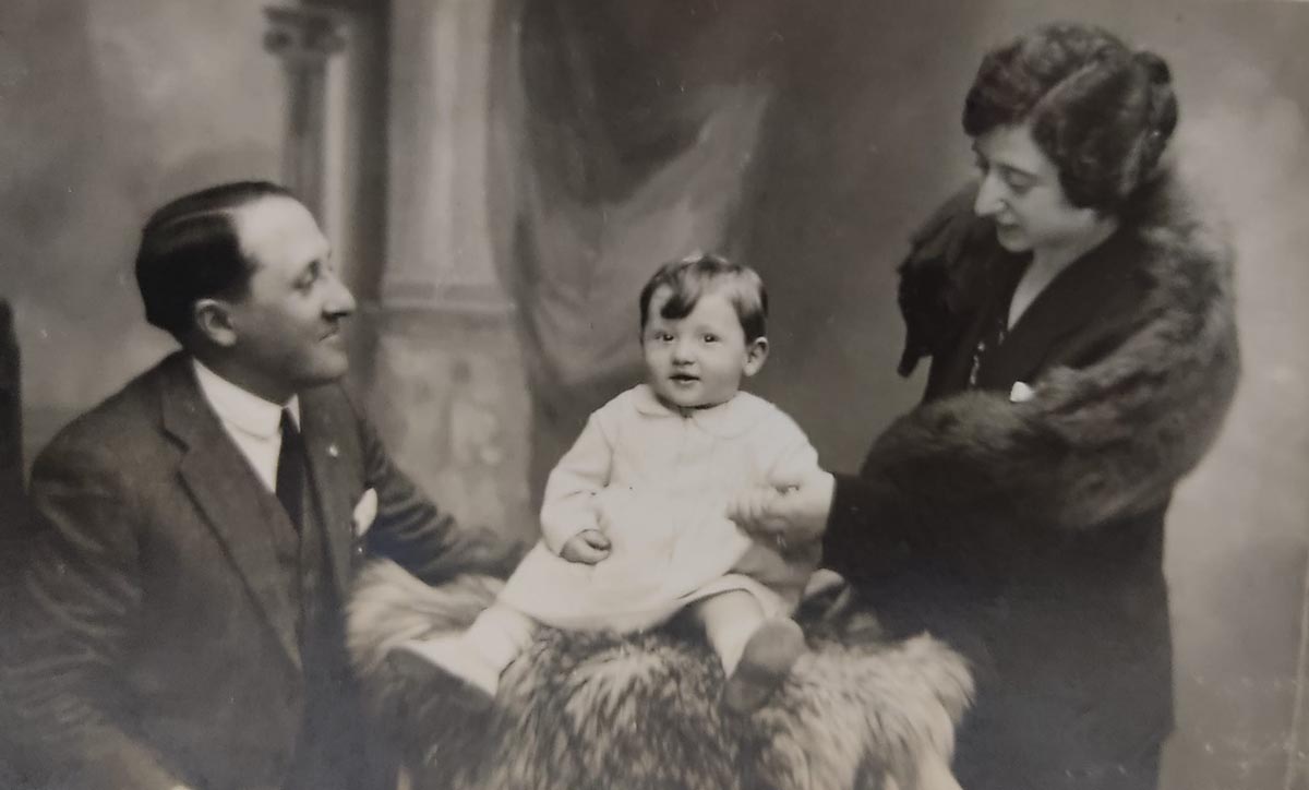 Coniugi Michele Bisceglia e Rosalba Pedone con figlio Lorenzino