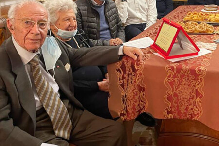 Don Matteo Potenza in occasione della cerimonia di encomio solenne voluto dalla municipalità di Mattinata